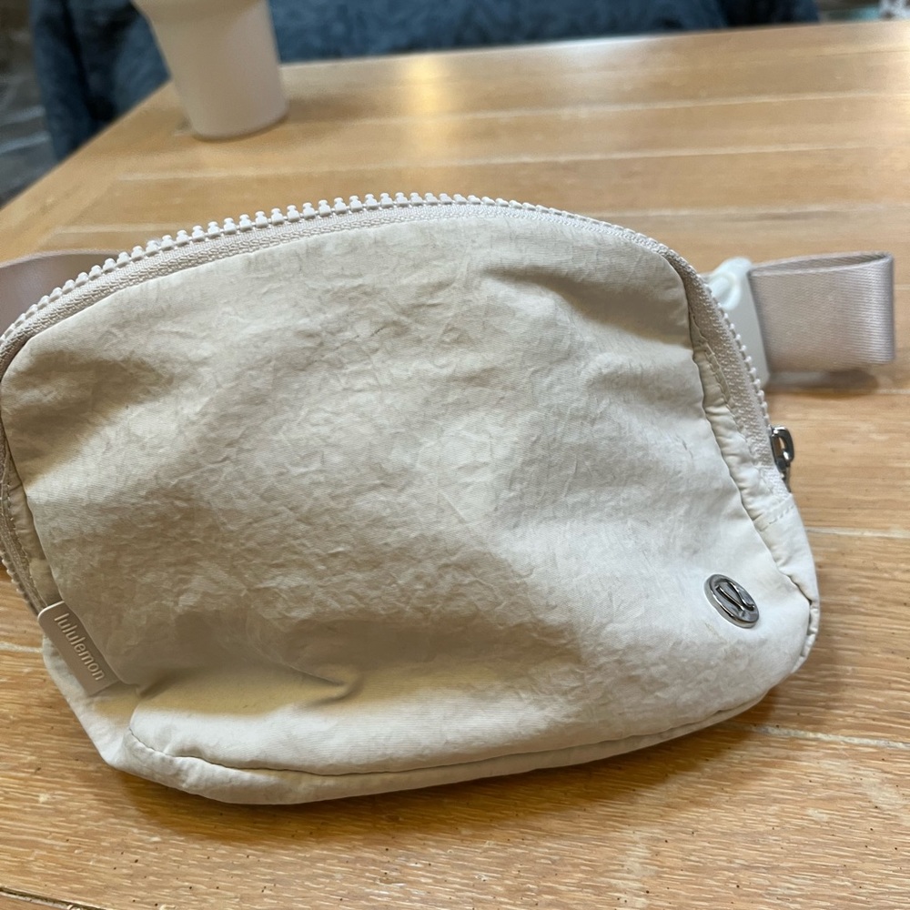 Lululemon belt bag cream